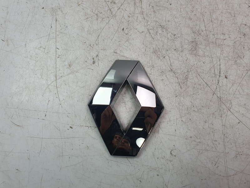 Recambio de emblema para renault clio iv (bh_) 1.2 16v referencia OEM IAM 908897724R  