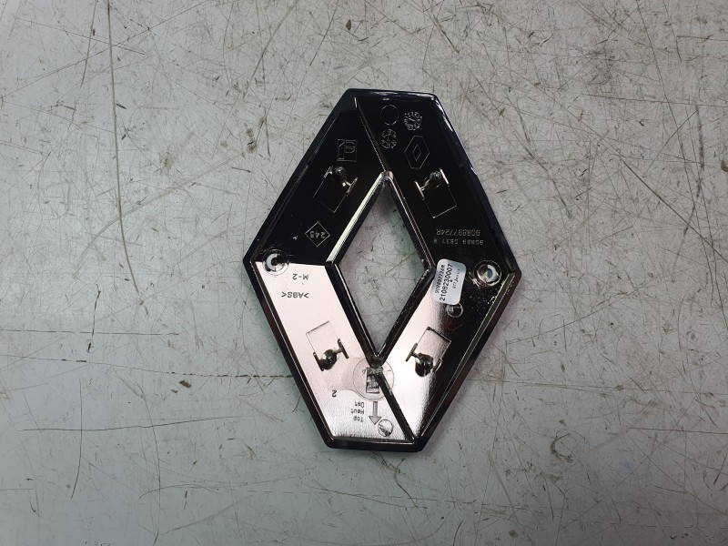 Recambio de emblema para renault clio iv (bh_) 1.2 16v referencia OEM IAM 908897724R  