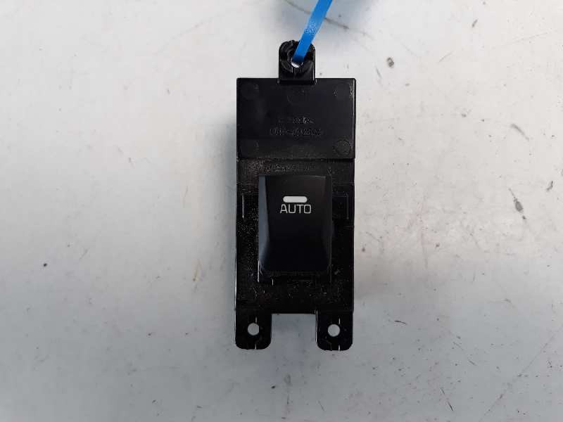 Recambio de mando elevalunas trasero derecho para kia cee´d drive referencia OEM IAM 93580A2000  