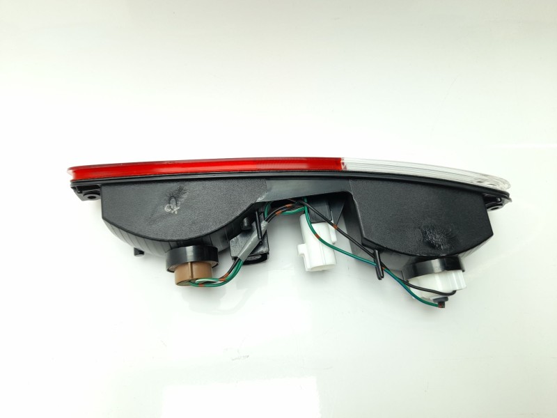 Recambio de piloto trasero derecho paragolpes para mitsubishi montero (v60/v70) referencia OEM IAM MN133776 108702756 108702756 