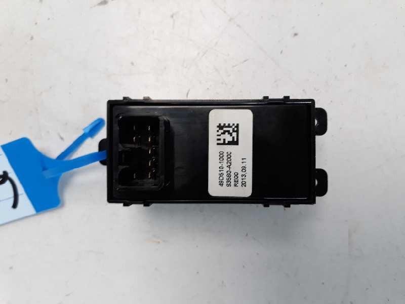 Recambio de mando elevalunas trasero derecho para kia cee´d drive referencia OEM IAM 93580A2000  