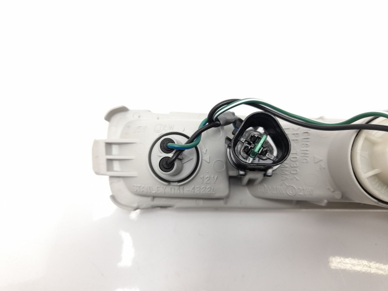 Recambio de piloto delantero izquierdo para mitsubishi l 200 (k6/7) referencia OEM IAM MR990725  