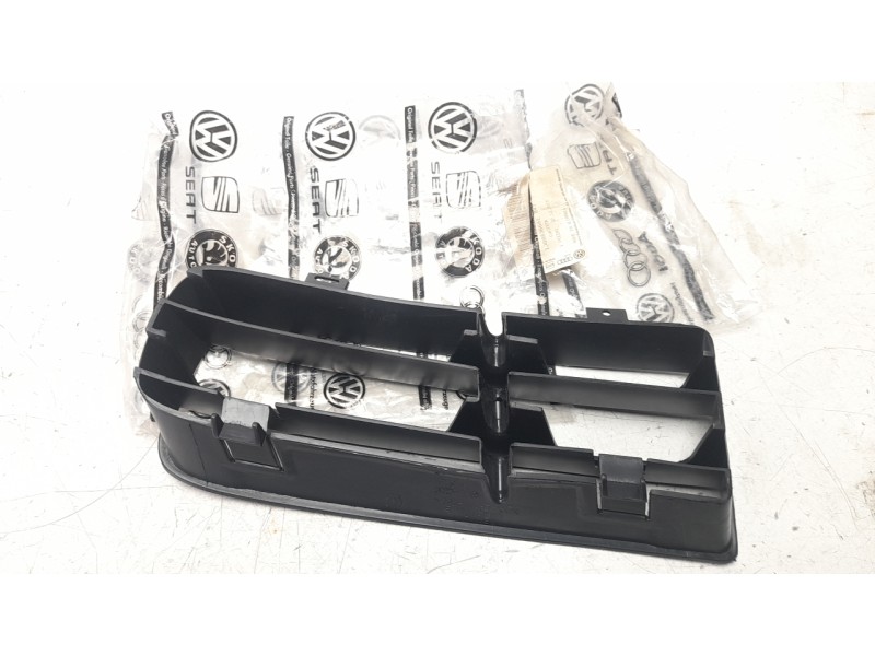 Recambio de rejilla paragolpes derecha para volkswagen golf iv (1j1) 1.9 tdi referencia OEM IAM 1J0853666E 107232121 VG0342123