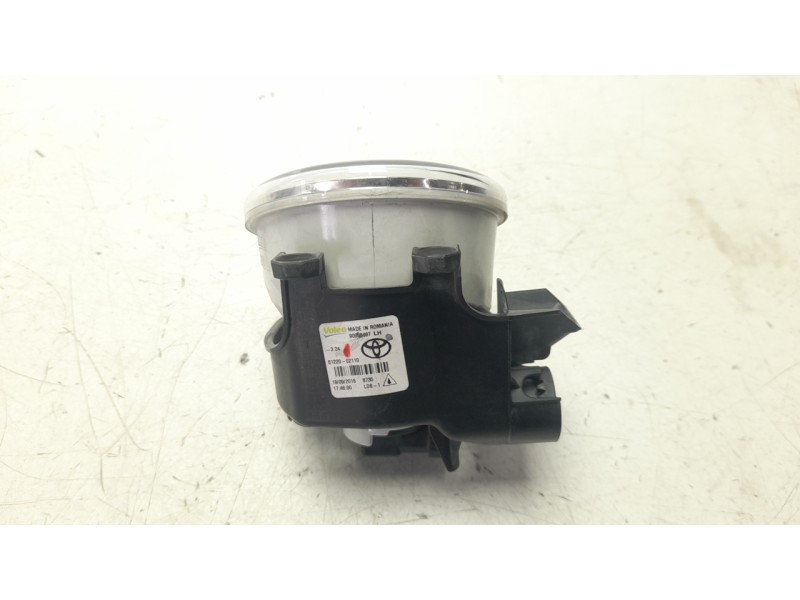 Recambio de faro antiniebla izquierdo para toyota yaris (_p21_, _pa1_, _ph1_) 1.5 (mxpa11) referencia OEM IAM 8122002110  101075