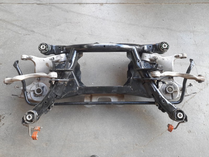 Recambio de puente trasero para land rover discovery sport hse referencia OEM IAM FK725K091  