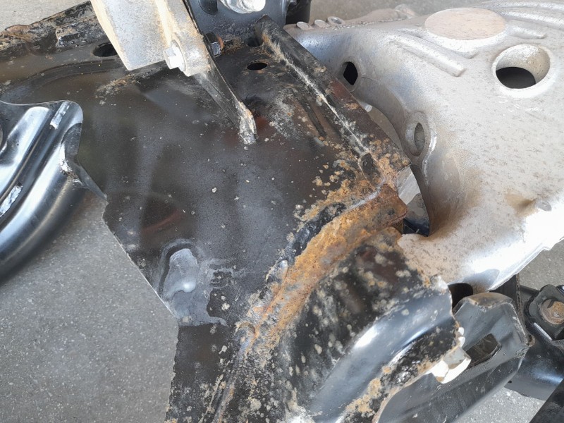 Recambio de puente trasero para land rover discovery sport hse referencia OEM IAM FK725K091  