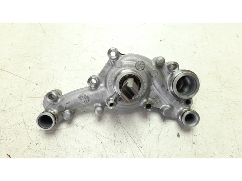 Recambio de bomba agua para bmw r 1200 r r 1200 r referencia OEM IAM 11518529879  