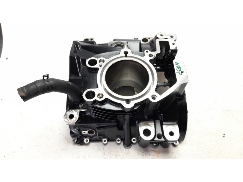 Recambio de carter derecho para bmw r 1200 r r 1200 r referencia OEM IAM 11008554888  