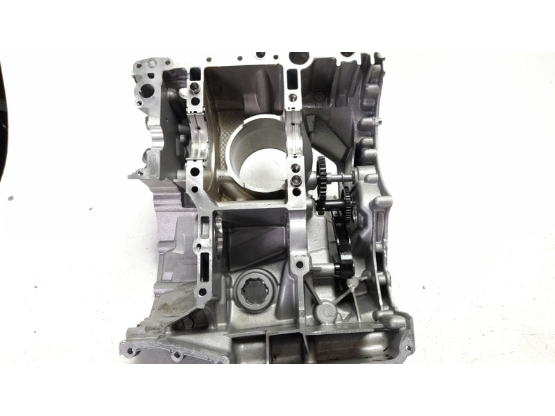Recambio de carter derecho para bmw r 1200 r r 1200 r referencia OEM IAM 11008554888  