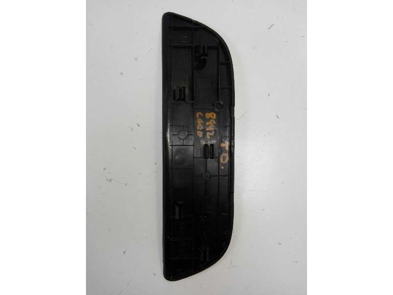 Recambio de moldura para kia cee´d drive referencia OEM IAM 858882000  