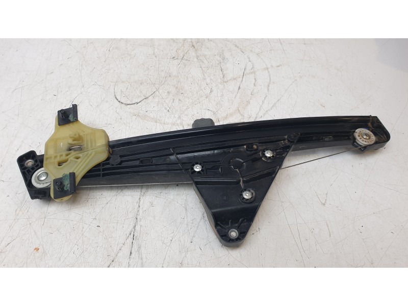 Recambio de elevalunas delantero izquierdo para renault clio v (b7_) 1.0 lpg (b7mt) referencia OEM IAM 807216723R  