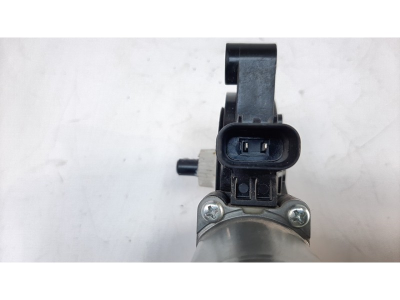 Recambio de motor elevalunas delantero derecho para kia sportage business 2wd referencia OEM IAM 82481F1000  