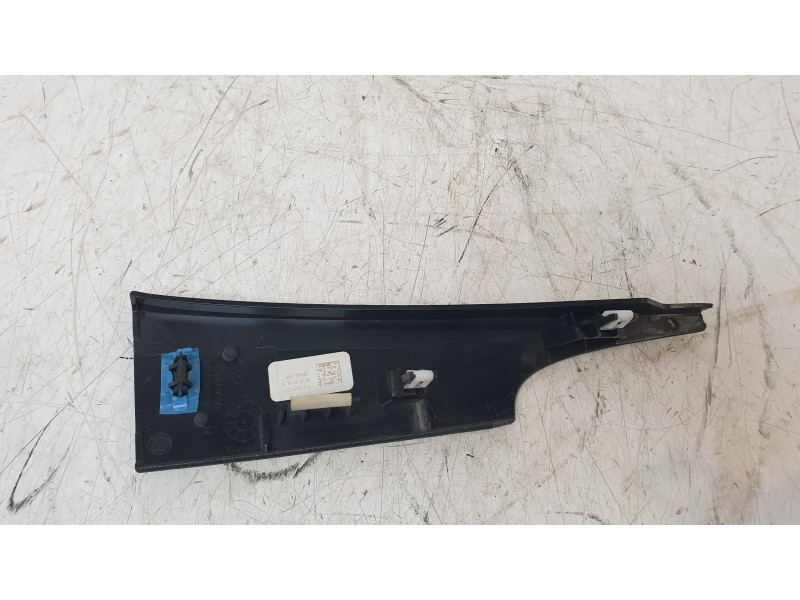 Recambio de moldura para ford mustang convertible gt referencia OEM IAM FR3B6344B78A  