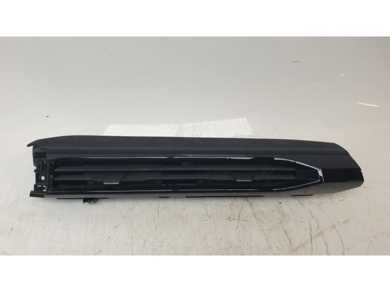 Recambio de aireador central para renault austral techno referencia OEM IAM 682112882R  