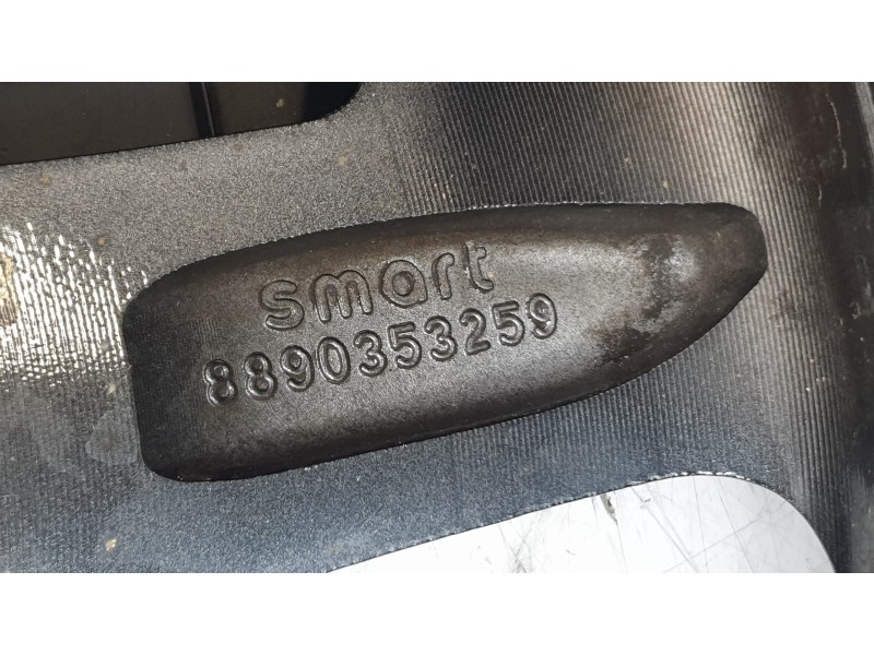 Recambio de llanta para smart 1 ev a las 4 ruedas referencia OEM IAM 8891684825  