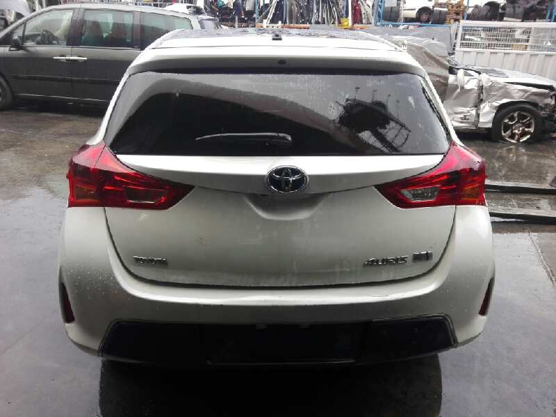 toyota auris del año 2013