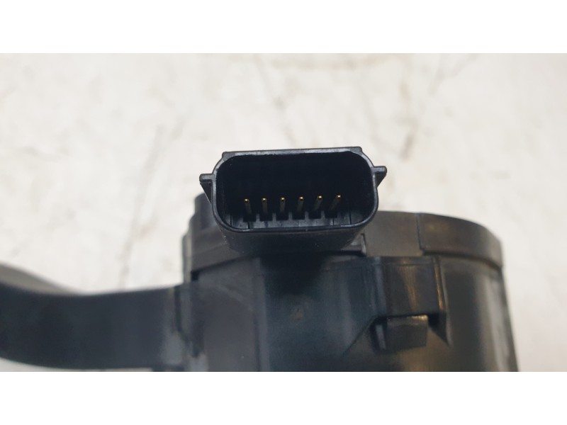 Recambio de potenciometro pedal para land rover range rover velar 2.0 turbo cat referencia OEM IAM LR113938  