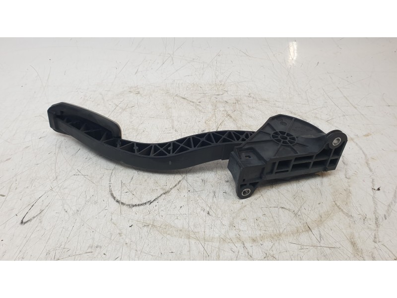 Recambio de potenciometro pedal para land rover range rover velar 2.0 turbo cat referencia OEM IAM LR113938  