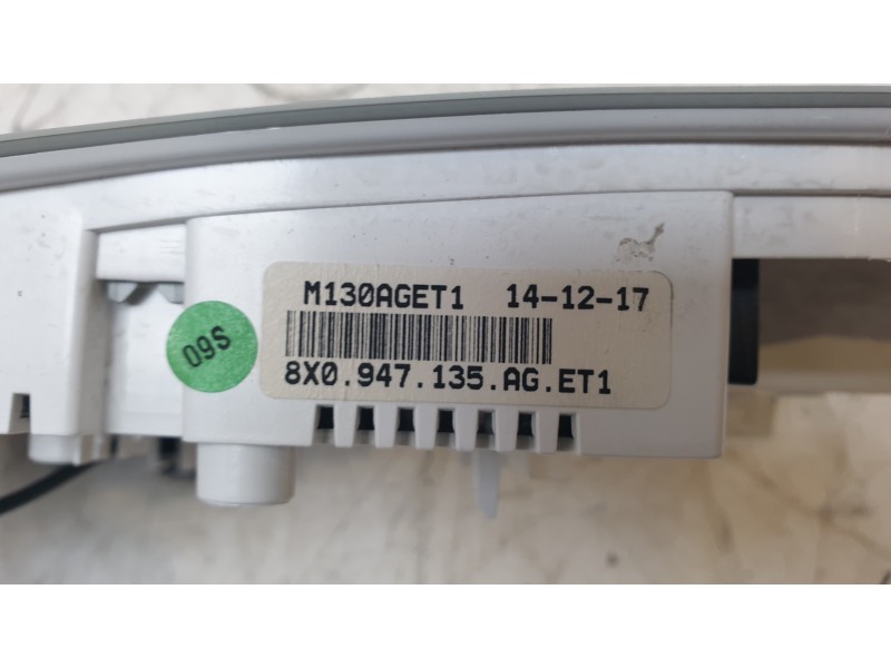 Recambio de luz interior para audi q3 (8ug) base referencia OEM IAM 8X0947135AG  