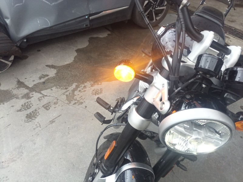 Recambio de piloto delantero derecho para royal enfield super meteor 650 super meteor 650 referencia OEM IAM   