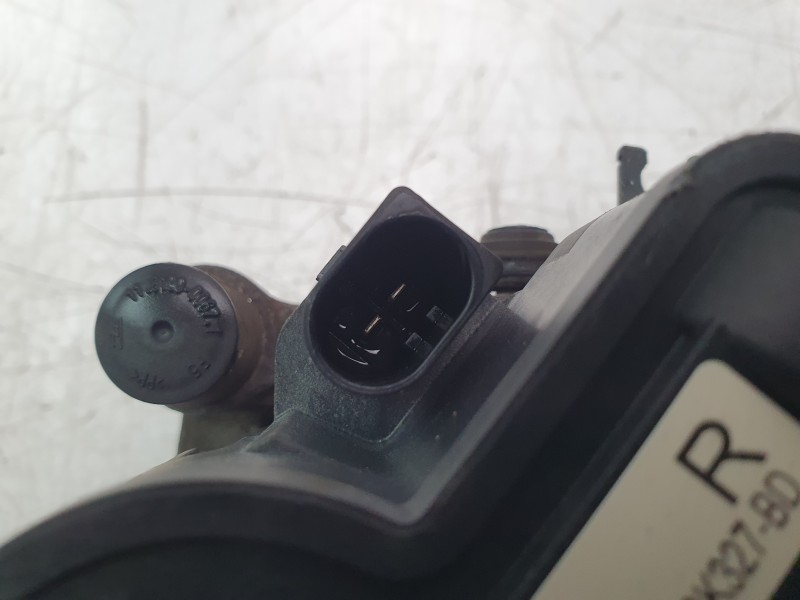 Recambio de pinza de freno trasera derecha para land rover discovery sport hse referencia OEM IAM FK722K328BD  