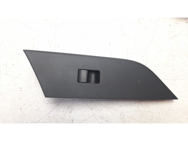 Recambio de mando elevalunas delantero derecho para toyota c-hr hybrid active referencia OEM IAM 84810F4020  