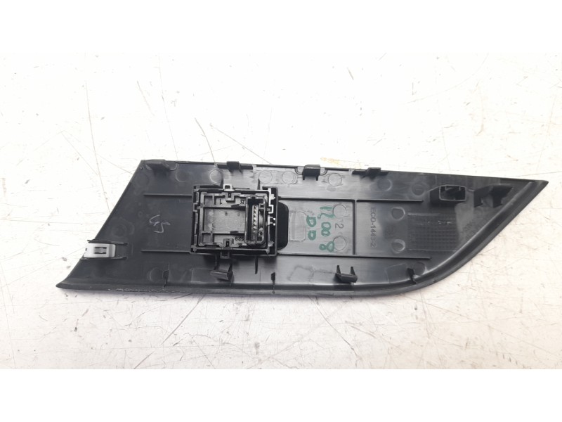 Recambio de mando elevalunas delantero derecho para toyota c-hr hybrid active referencia OEM IAM 84810F4020  
