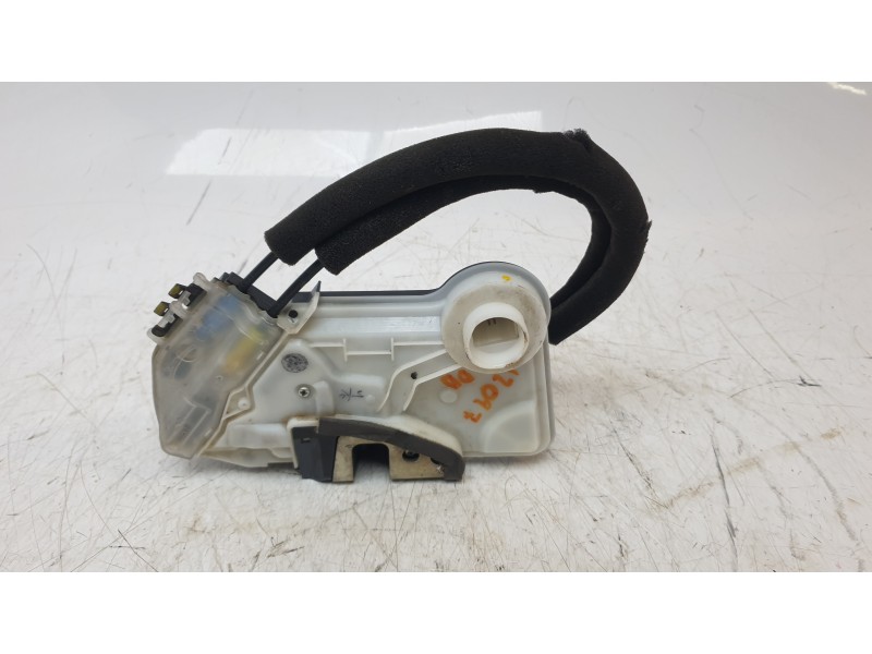 Recambio de cerradura puerta delantera derecha para toyota c-hr (_x1_) 1.8 hybrid (zyx10_, zyx11_) referencia OEM IAM 69030F4020