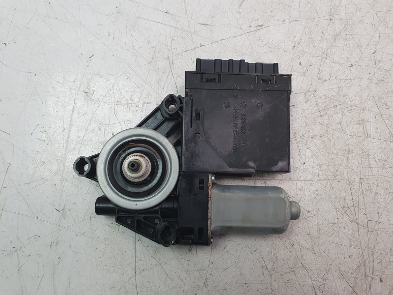 Recambio de motor elevalunas trasero derecho para volvo xc60 ii (246) b4 mild-hybrid referencia OEM IAM 31674757  