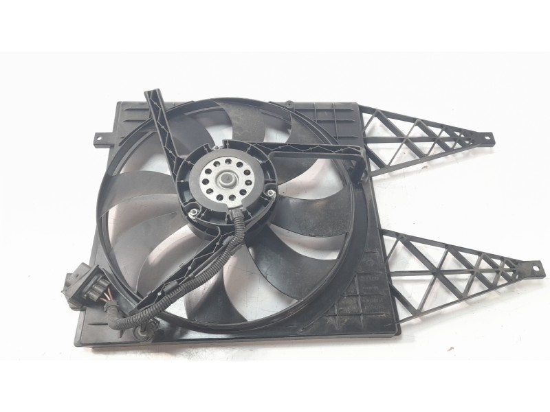 Recambio de electroventilador para volkswagen polo (9n1) highline referencia OEM IAM 6Q0121207  