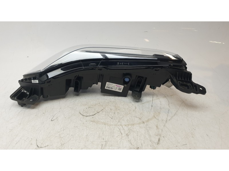 Recambio de faro derecho para lynk & co 01 phev referencia OEM IAM 8893628771  