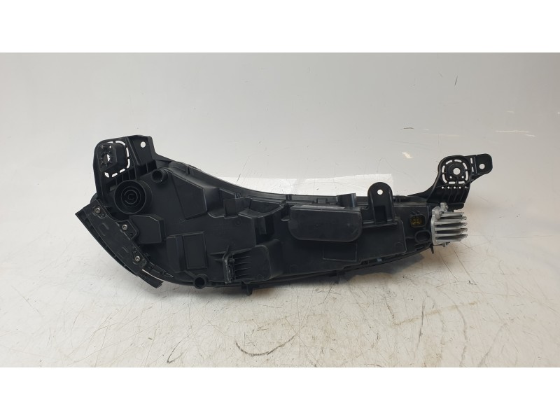 Recambio de faro derecho para lynk & co 01 phev referencia OEM IAM 8893628771  