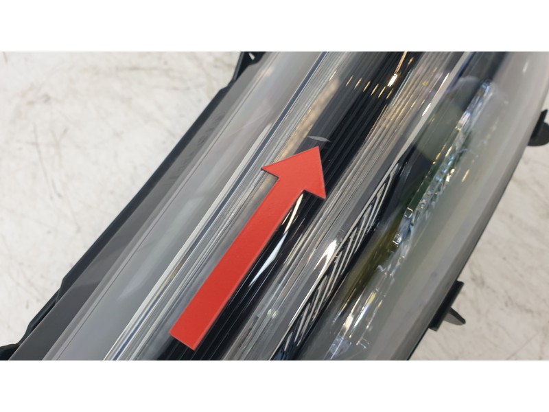 Recambio de faro derecho para lynk & co 01 phev referencia OEM IAM 8893628771  