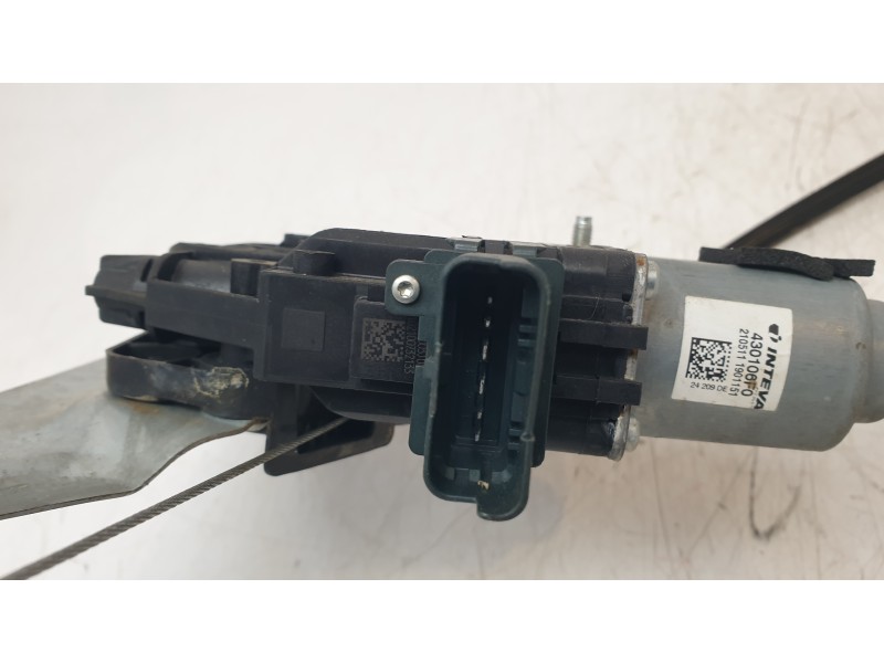 Recambio de elevalunas delantero derecho para renault megane iv hatchback (b9a/m/n_) 1.5 dci 110 (b9a3) referencia OEM IAM 80720