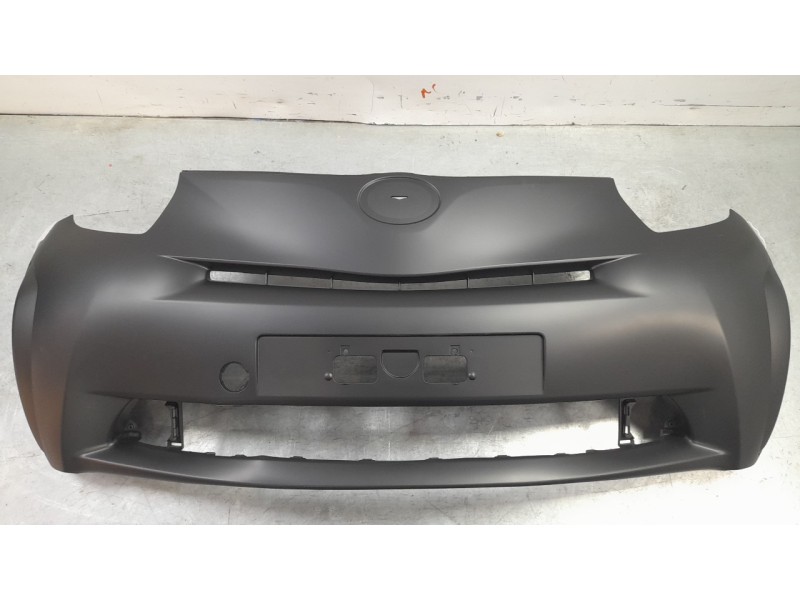 Recambio de paragolpes delantero para toyota iq referencia OEM IAM 5211974900  