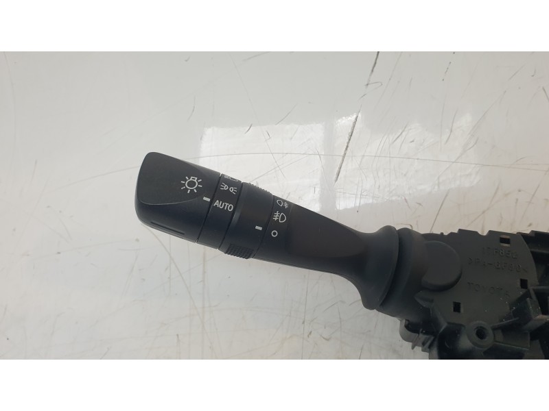 Recambio de mando multifuncion para toyota c-hr (_x1_) 1.8 hybrid (zyx10_, zyx11_) referencia OEM IAM 17F852  