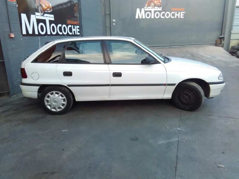 opel astra f berlina del año 1995