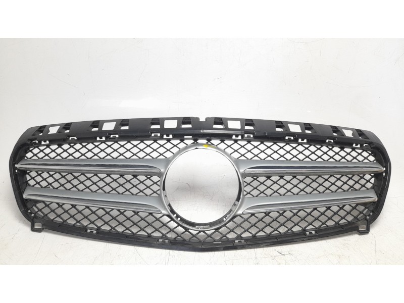 Recambio de rejilla delantera para mercedes-benz clase a (w176) referencia OEM IAM A1768880260  