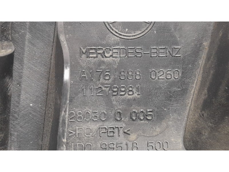 Recambio de rejilla delantera para mercedes-benz clase a (w176) referencia OEM IAM A1768880260  