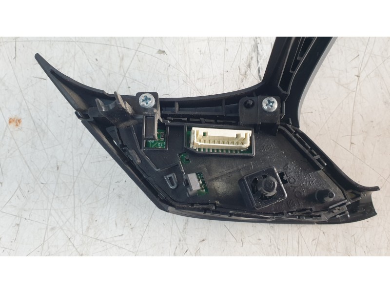 Recambio de mando volante para toyota c-hr (_x1_) 1.8 hybrid (zyx10_, zyx11_) referencia OEM IAM 75J388  