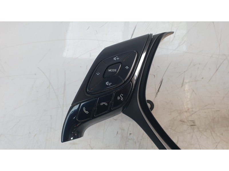 Recambio de mando volante para toyota c-hr (_x1_) 1.8 hybrid (zyx10_, zyx11_) referencia OEM IAM 75J388  