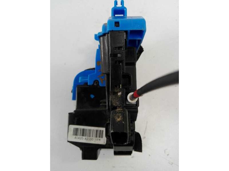 Recambio de cerradura puerta trasera derecha para kia cee´d drive referencia OEM IAM 81420A2100  