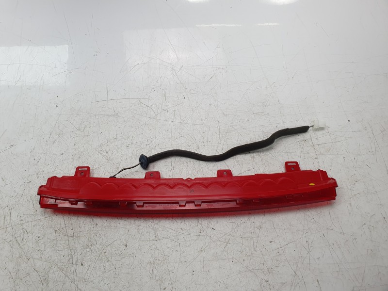 Recambio de luz central de freno para kia sportage v (nq5) 1.6 t-gdi referencia OEM IAM 92700R2000  