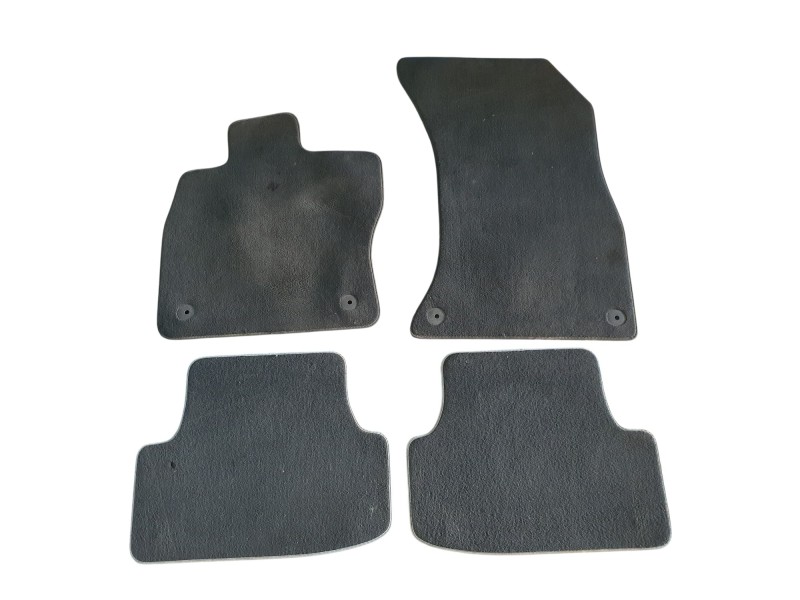 Recambio de juego alfombrillas para audi a3 sportback (8va) attraction referencia OEM IAM 8V1864435QA5  