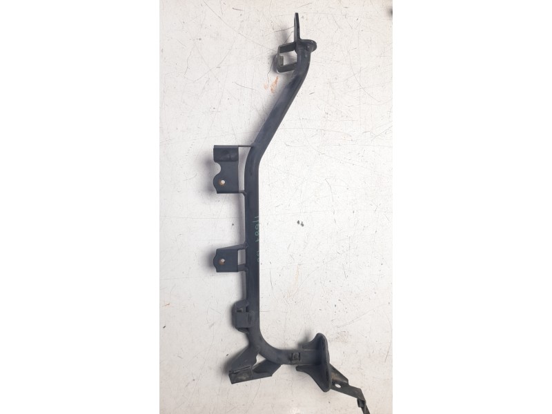 Recambio de estribera derecha para honda x-adv referencia OEM IAM 50610MKHD00  