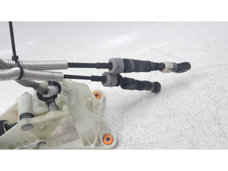 Recambio de palanca cambio para kia stonic (ybcuv) 1.2 cat referencia OEM IAM 43700H8150WK  