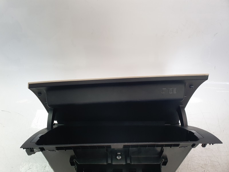 Recambio de guantera para mercedes-benz cla-klasse (bm 118) cla 180 (118.384) referencia OEM IAM 1776801200  