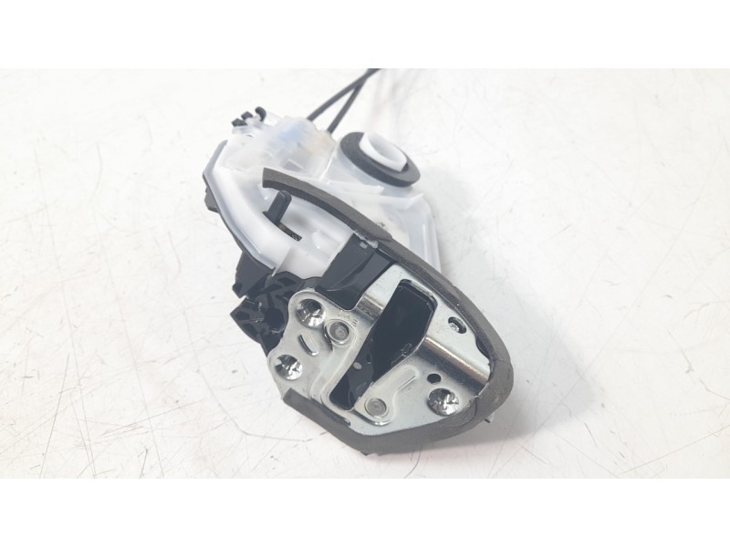 Recambio de cerradura puerta trasera derecha para toyota rav 4 v (_a5_, _h5_) 2.5 hybrid awd (axap54) referencia OEM IAM 6905048