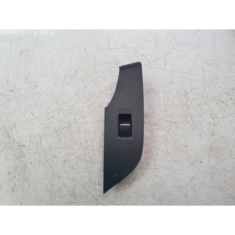 Recambio de mando elevalunas trasero derecho para toyota rav 4 v (_a5_, _h5_) 2.5 hybrid awd (axap54) referencia OEM IAM 8481012