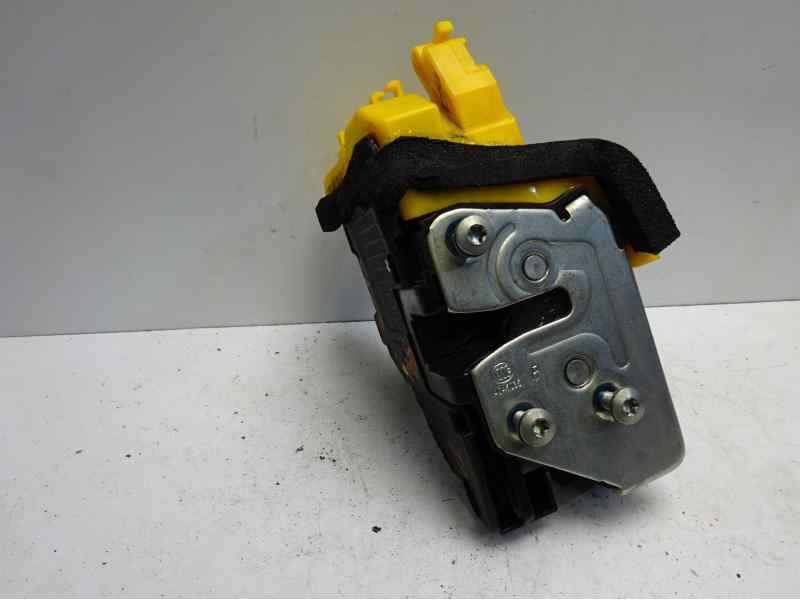 Recambio de cerradura puerta delantera derecha para kia cee´d drive referencia OEM IAM 81410A2100  